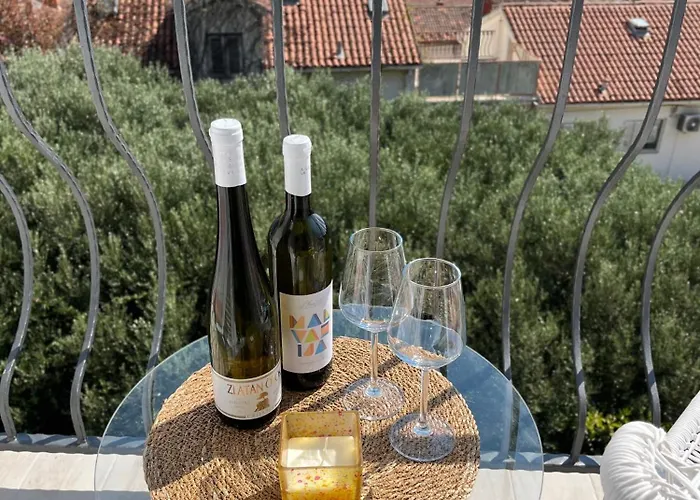 Old Town Hvar Sea View Apartment *